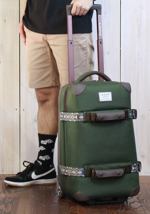 飛行機の機内に持ち込める便利な大きさ BURTON Wheelie Flight Deck