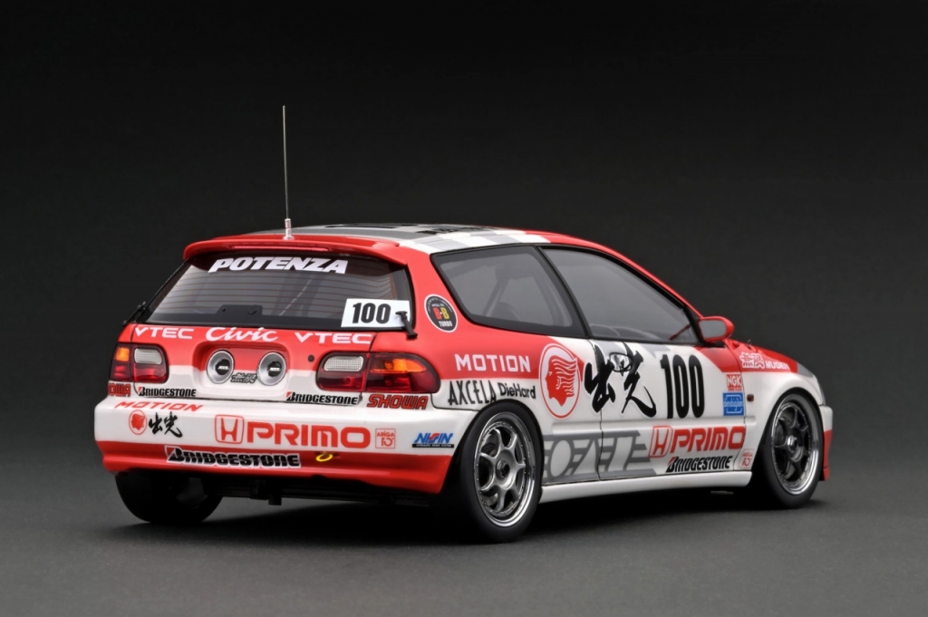出揃った1/18スケール各種「レーシング CIVIC」。レースごとの仕様違い