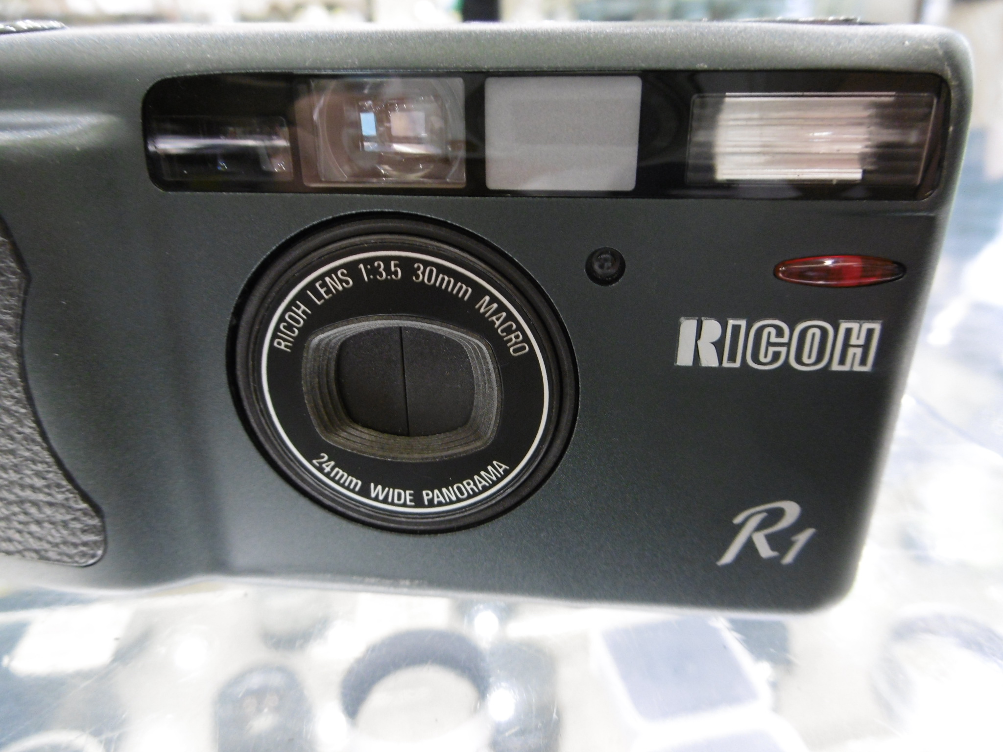 路上の伝説”のご先祖様！「Ricoh R1」