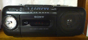 SONY クロックラジオ・CFM-175TV の小修理: すろーぐっちのブログ