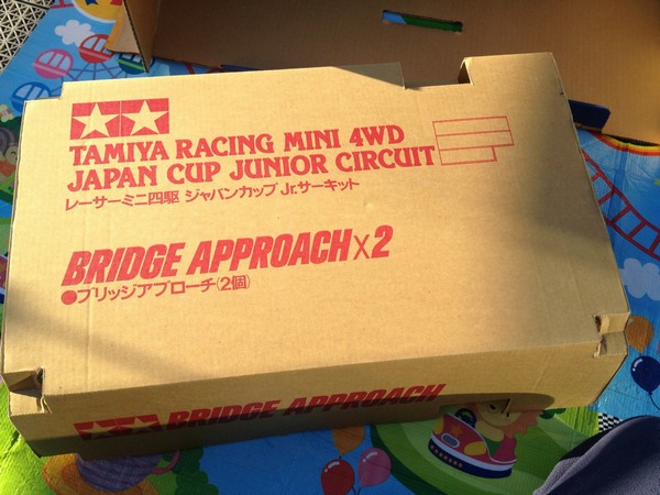 3レーンのミニ四駆用コース、TAMIYAジャパンカップジュニアサーキット