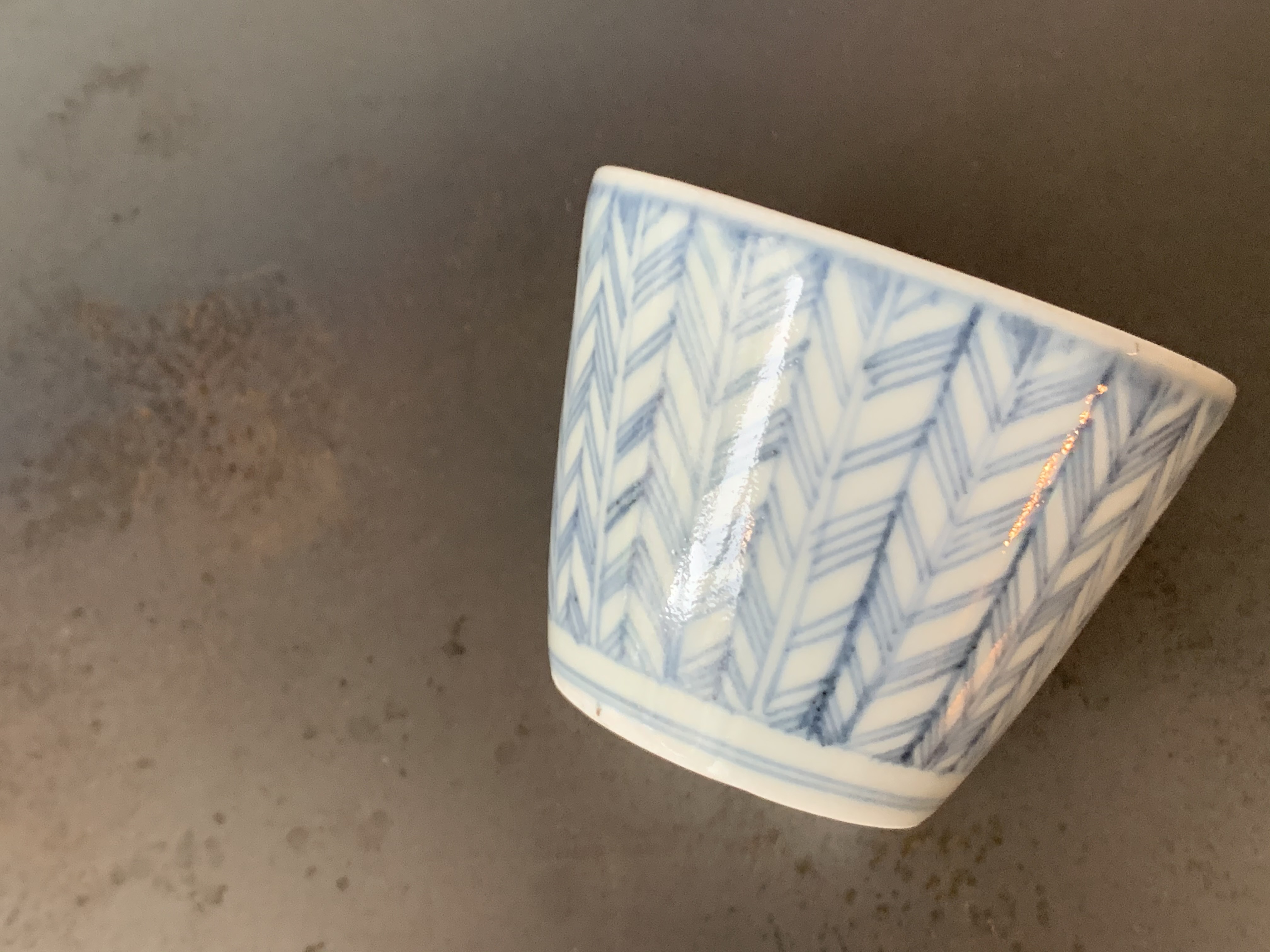 古伊万里矢羽文蕎麦猪口｜古美術 桃凛