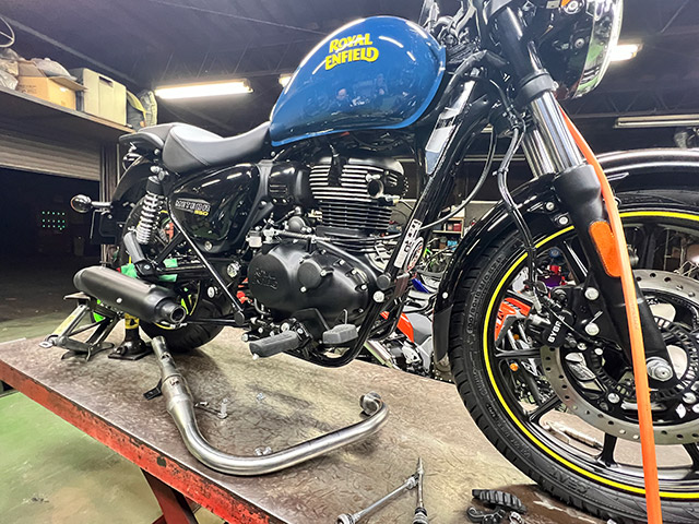 METEOR350 Silencer | 忠さんが陣頭指揮をとってマフラーを開発して