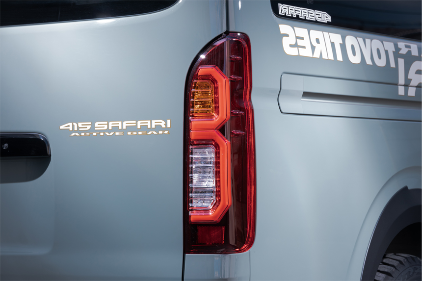 ハイエース 415 コブラ ライトセーバーゴールド LEDテールランプを販売