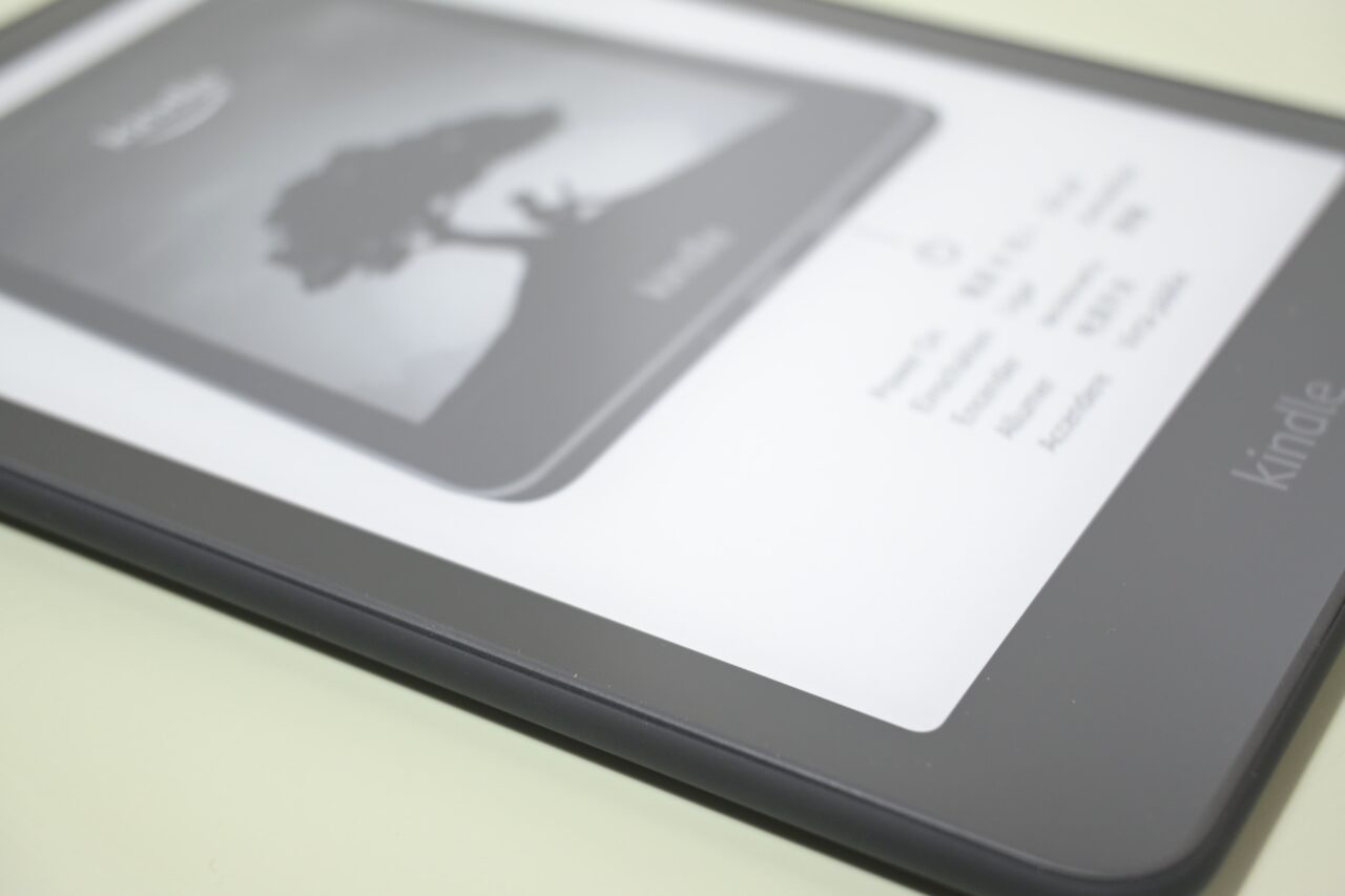 レビュー】Kindle Paperwhite 12世代（2025最新）｜ページめくりが速く
