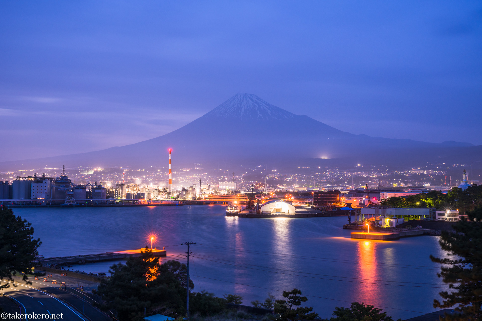 Nikon Z5II で「ふじのくに田子の浦みなと公園」から富士山夜景撮影