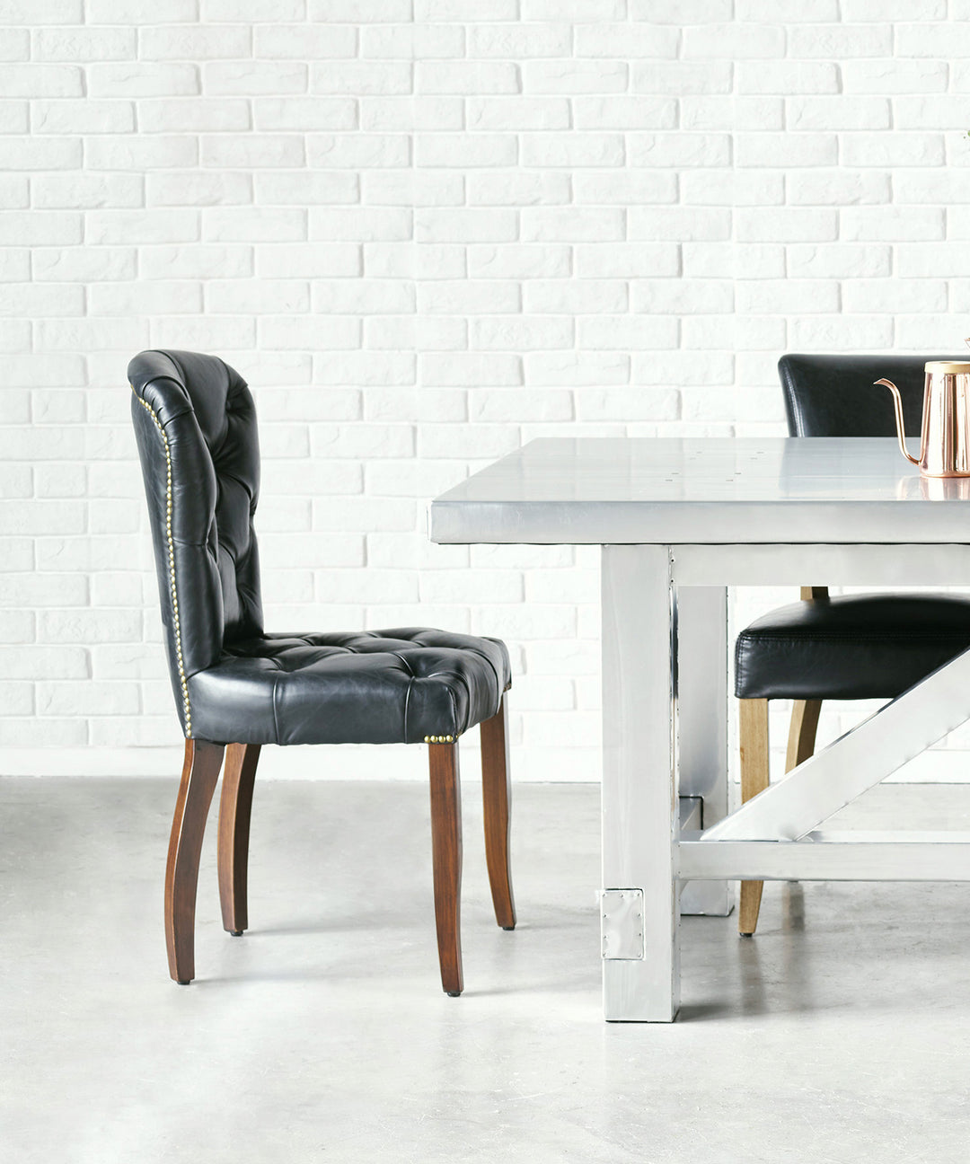 HALO（ハロー）】 CHESTER CHAIR｜クラシックで格式高いデザインの椅子