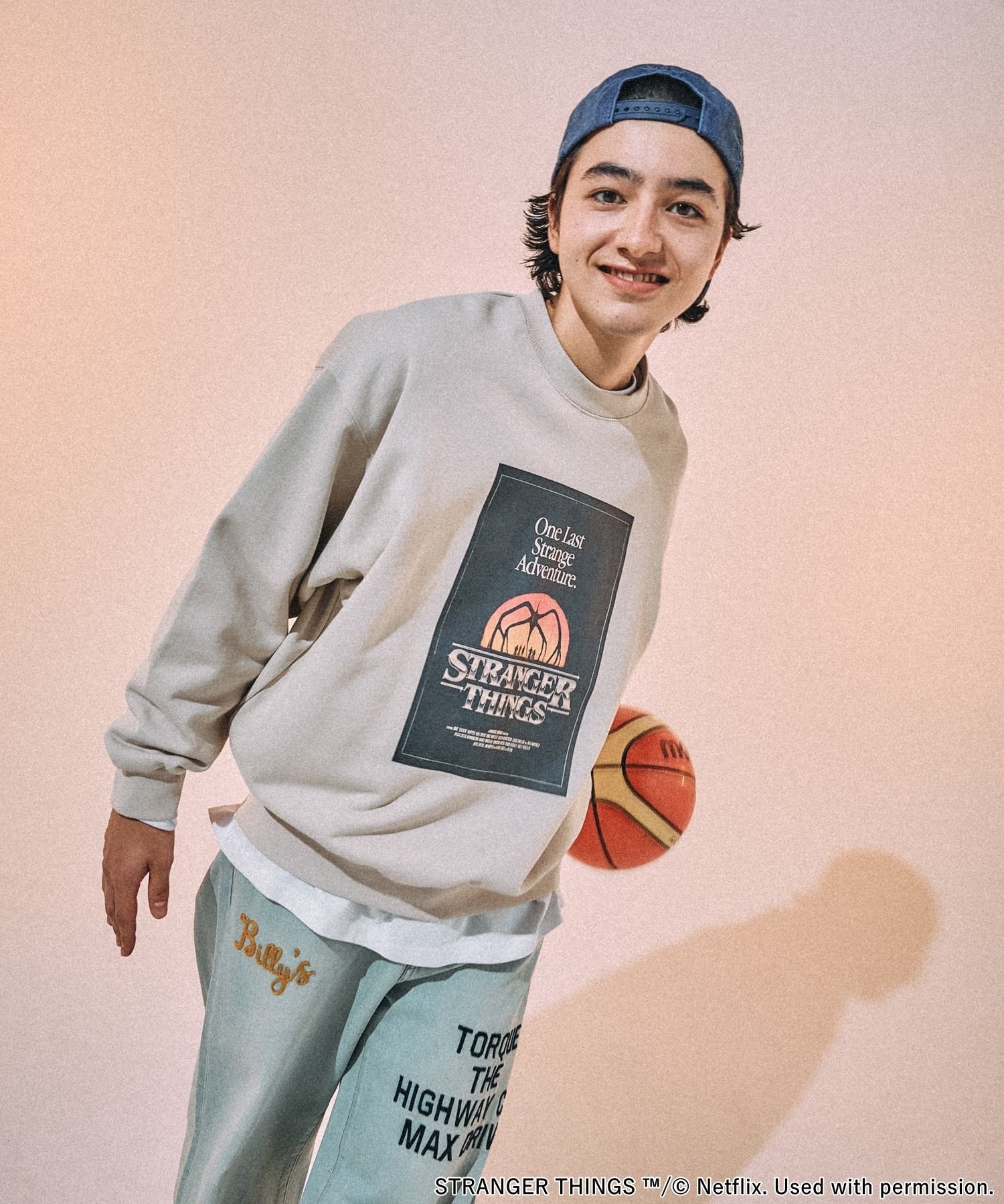 niko and ｜【STRANGER THINGS】コラボプリントスウェット