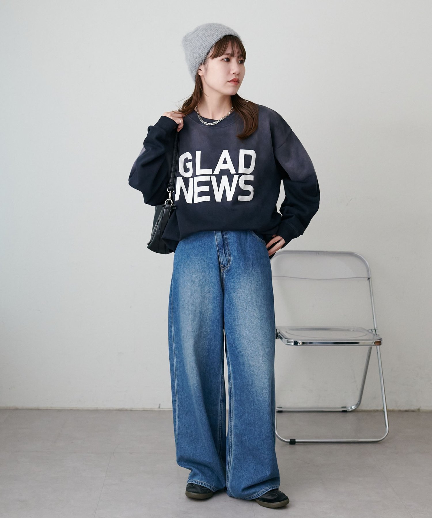 Discoat｜【ユニセックス】サンフェード加工ヒビワレロゴスウェット