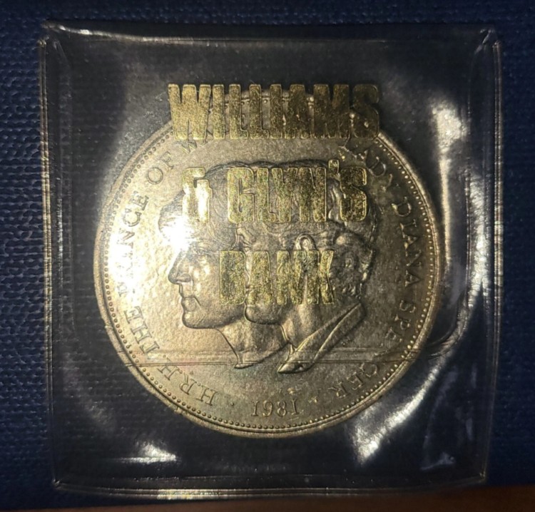 楽天市場】1981年 プリンス・オブ・ウェールズとダイアナ妃 スペンサー