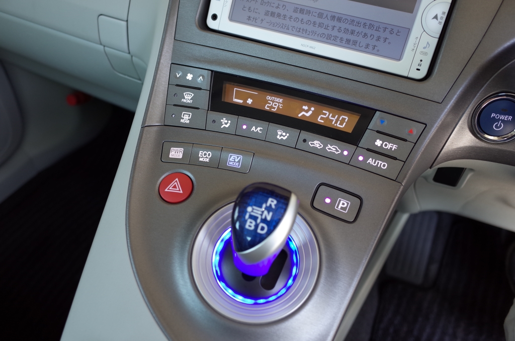 30プリウスのエアコンパネルLEDホワイト化 | トレードゲート