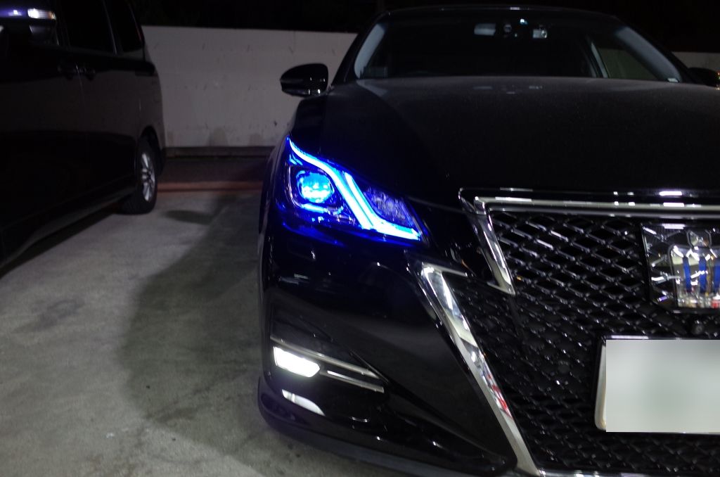 210系クラウンアスリート後期型のヘッドライト加工 | トレードゲート