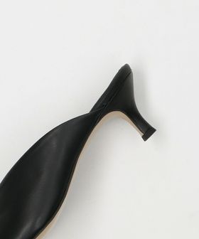 Arrum＞レザーポインテッドミュール