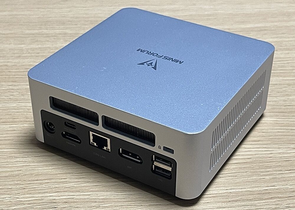 minisforum UM560 XT ジャンク品 MINISFORUM UM560 Refurbished