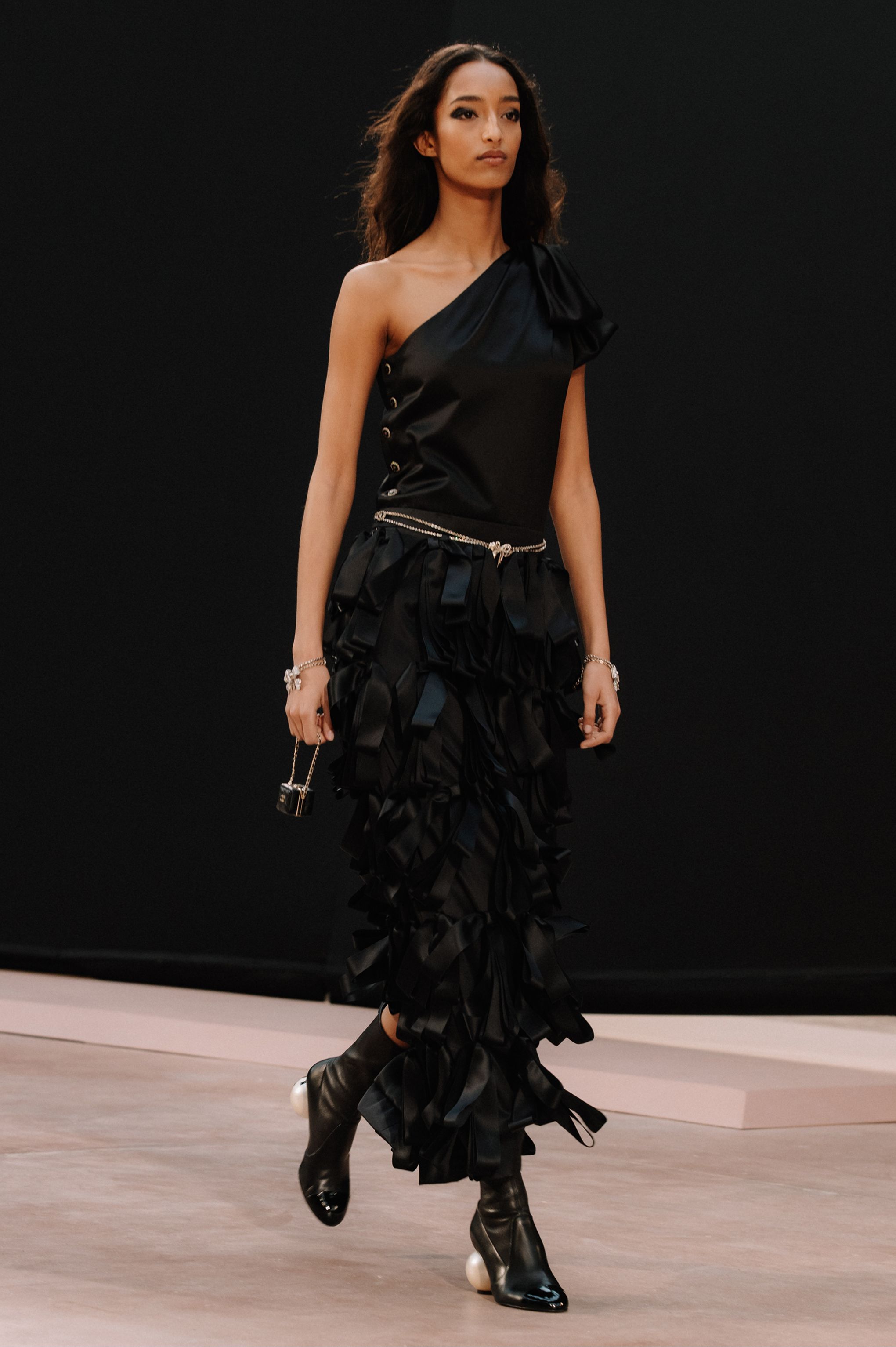 ロング ドレス - エンブロイダリー シルク サテン、ブラック