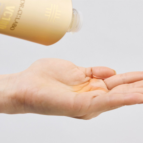 VC100エッセンスローションEXスペシャル｜口コミ・効果もご紹介