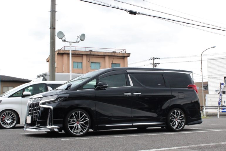 30 アルファード 後期 × 車高調BLITZ ZZ-R × クレンツェウィーバル