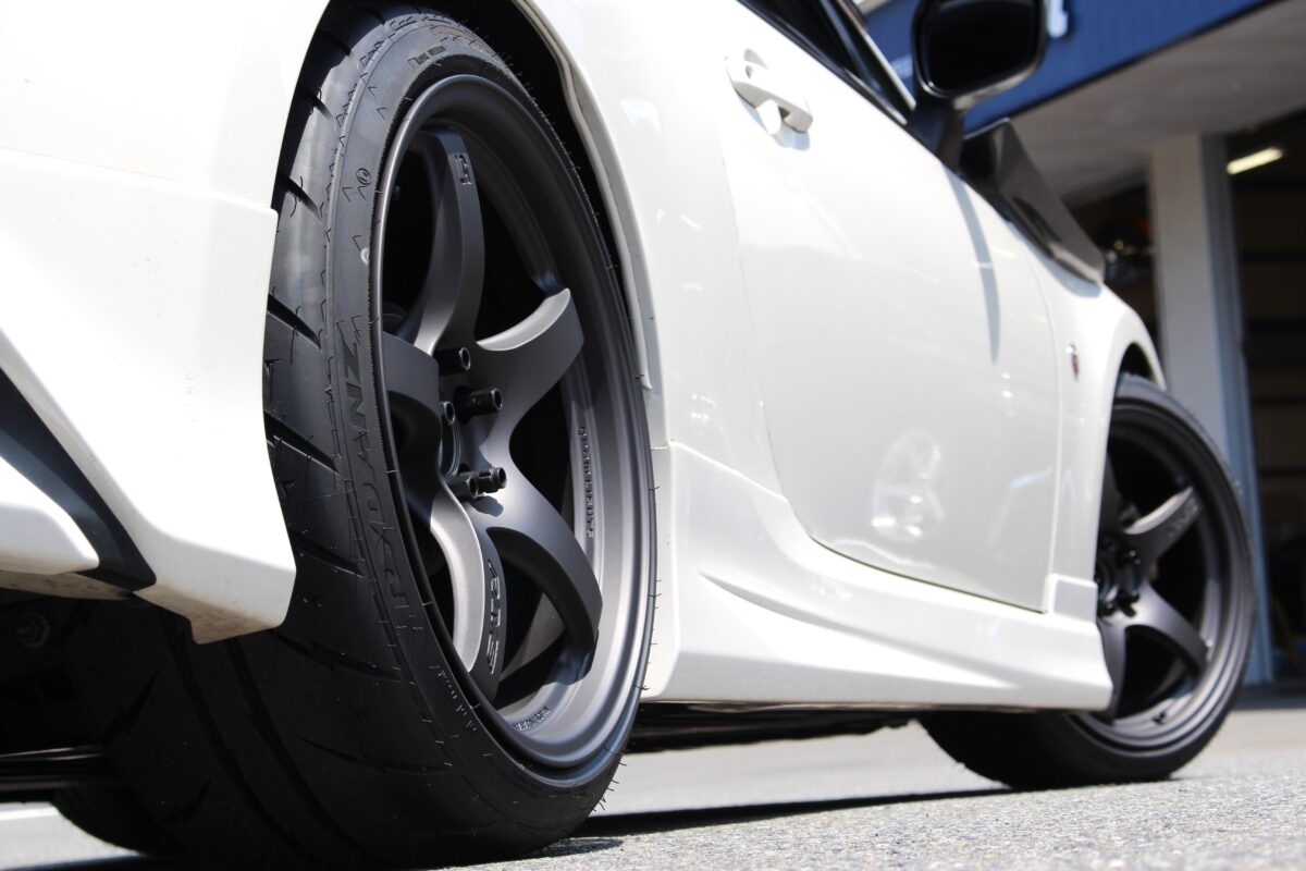 ZN6 86にRAYS グラムライツ 57CR スペックDを装着！ | 相模原店 | 店舗