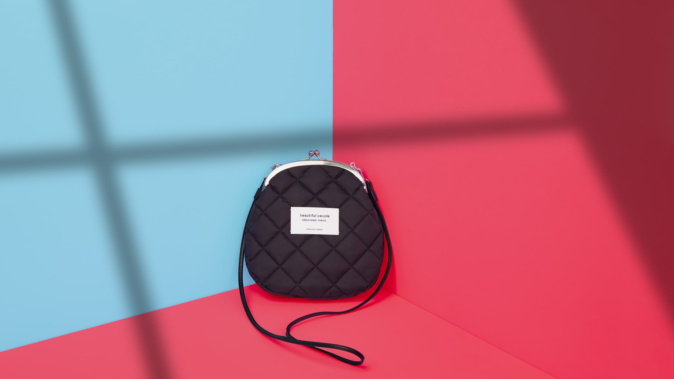 beautiful people｜大人の女性を魅了する、別注がま口ショルダーポーチ