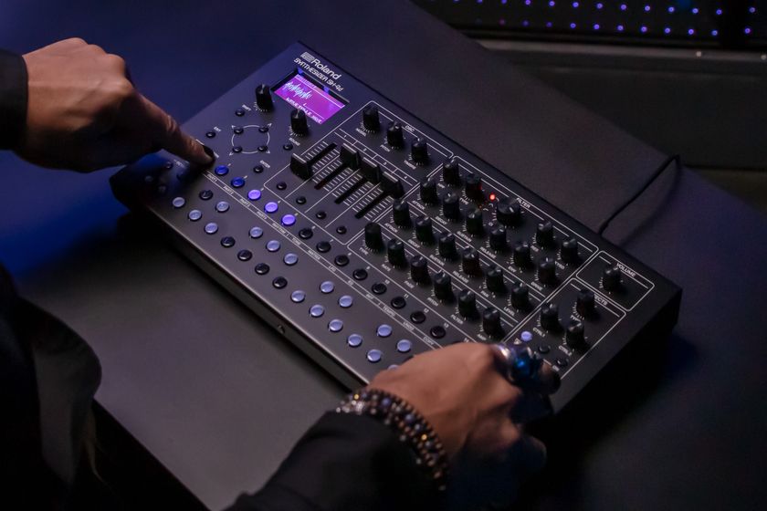 往年のアナログ・サウンドからデジタル・サウンドまで 多彩な音作りを