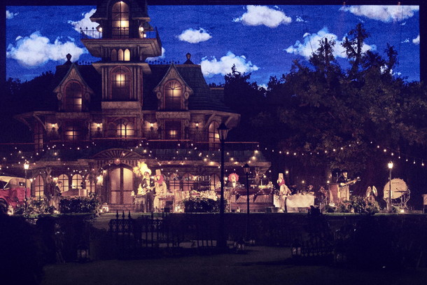 SEKAI NO OWARI 豪華なライブセット52品をオークションに出品！ 売上げ