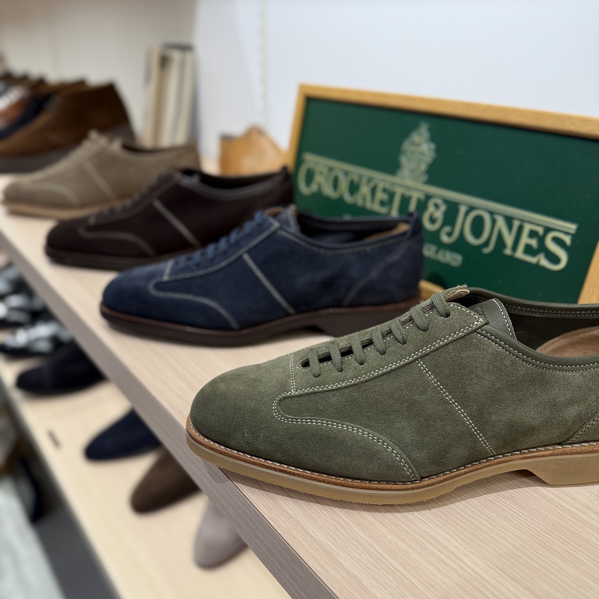 銀座店先行発売】クロケット＆ジョーンズ初のラグジュアリースニーカー