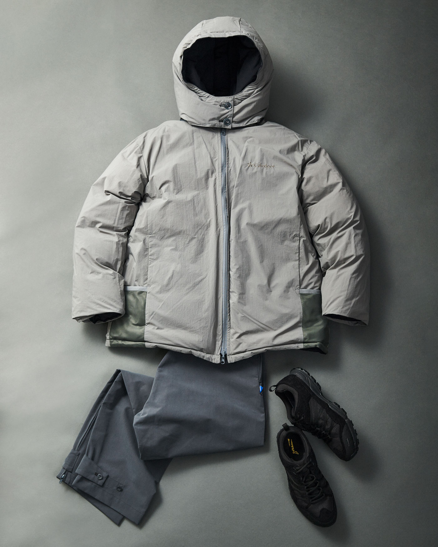 こだわりの別注品｜カレドアーのリバーシブルダウンジャケット