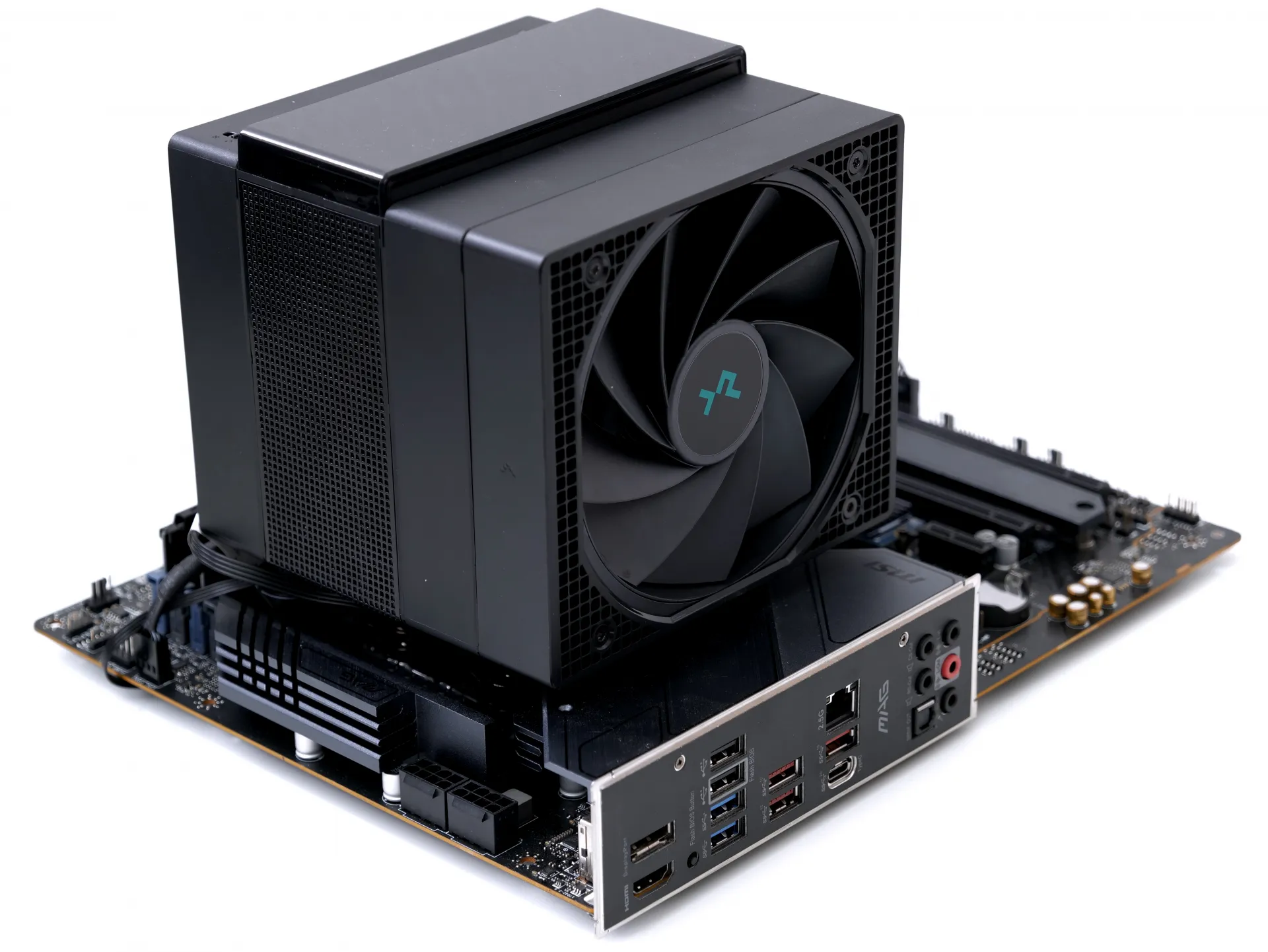 Review: DeepCool Assassin IV VC Vision - CPU Cooler with LCD