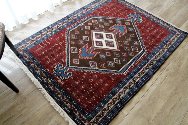 トライバルラグはエキゾチックな感性を秘めた手織り絨毯 | ラグマット