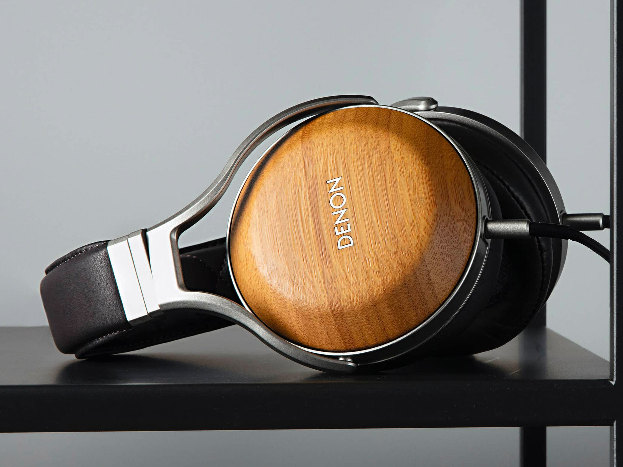 AH-D9200 - Flagship Hi-Fi Headphones fully made in Japan | Denon