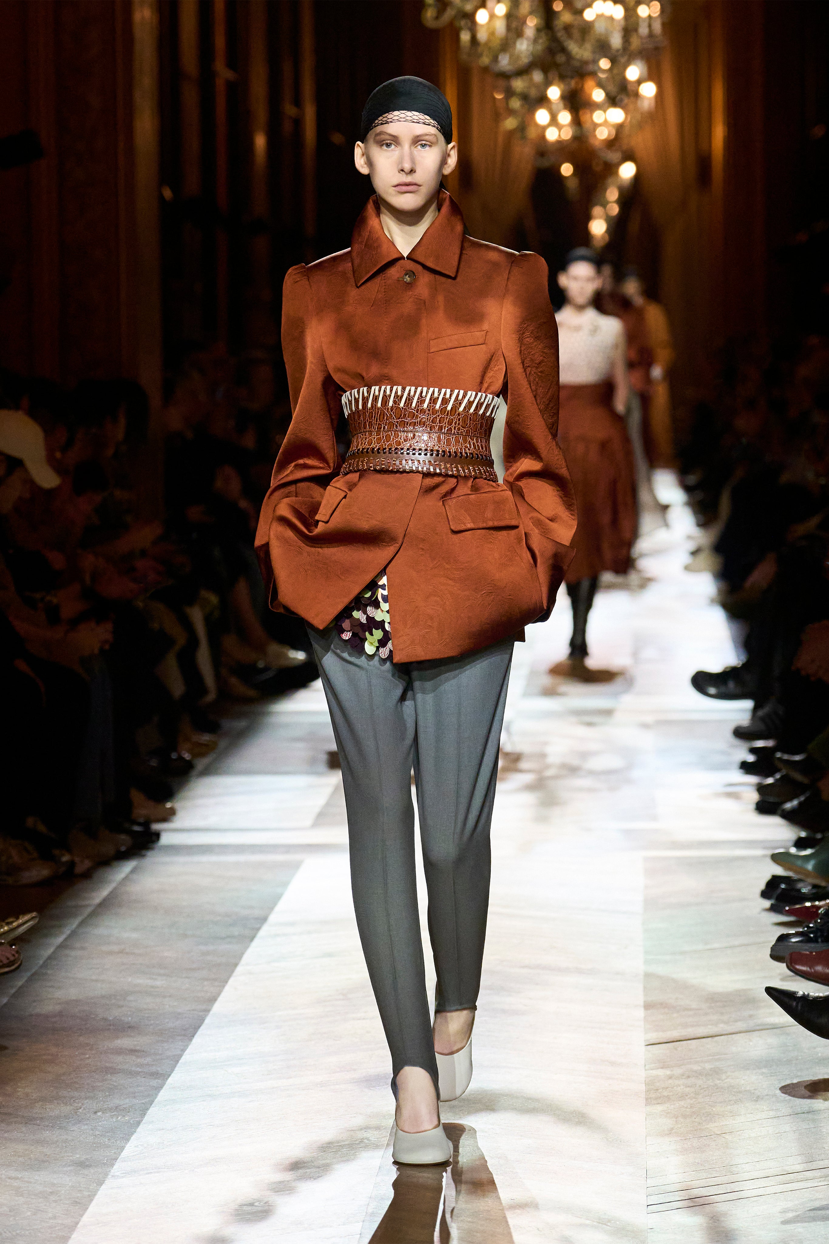 AW 25-26 ウィメンズを表示 | Dries Van Noten