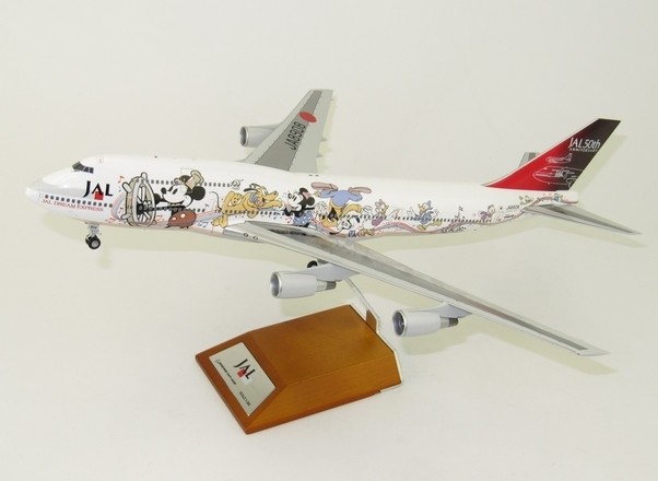 Highly detailed JC Wings diecast model airplane JAL Boeing 747-400