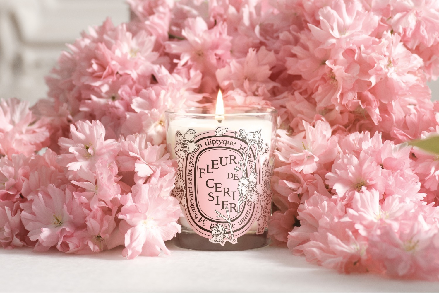 ディプティック“満開のさくら着想”のフレグランスキャンドル、ムスク