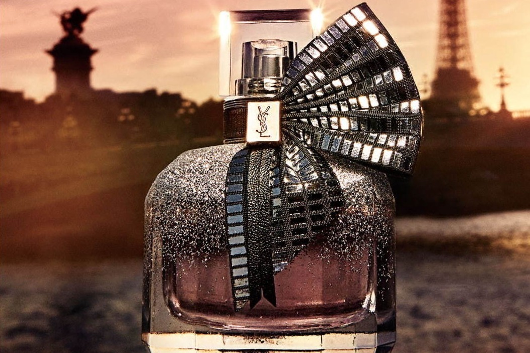 イヴ・サンローラン“恋愛”がテーマの人気香水「モン パリ」“夜のパリ