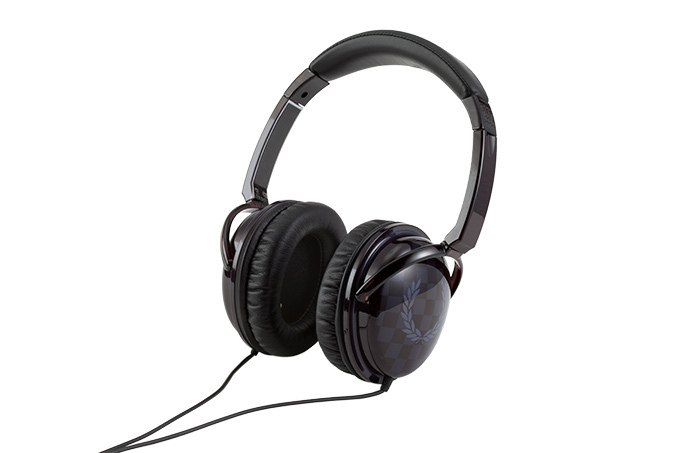 フレッドペリー×KOTORI第2弾ヘッドフォンは、 レジメンタルストライプ