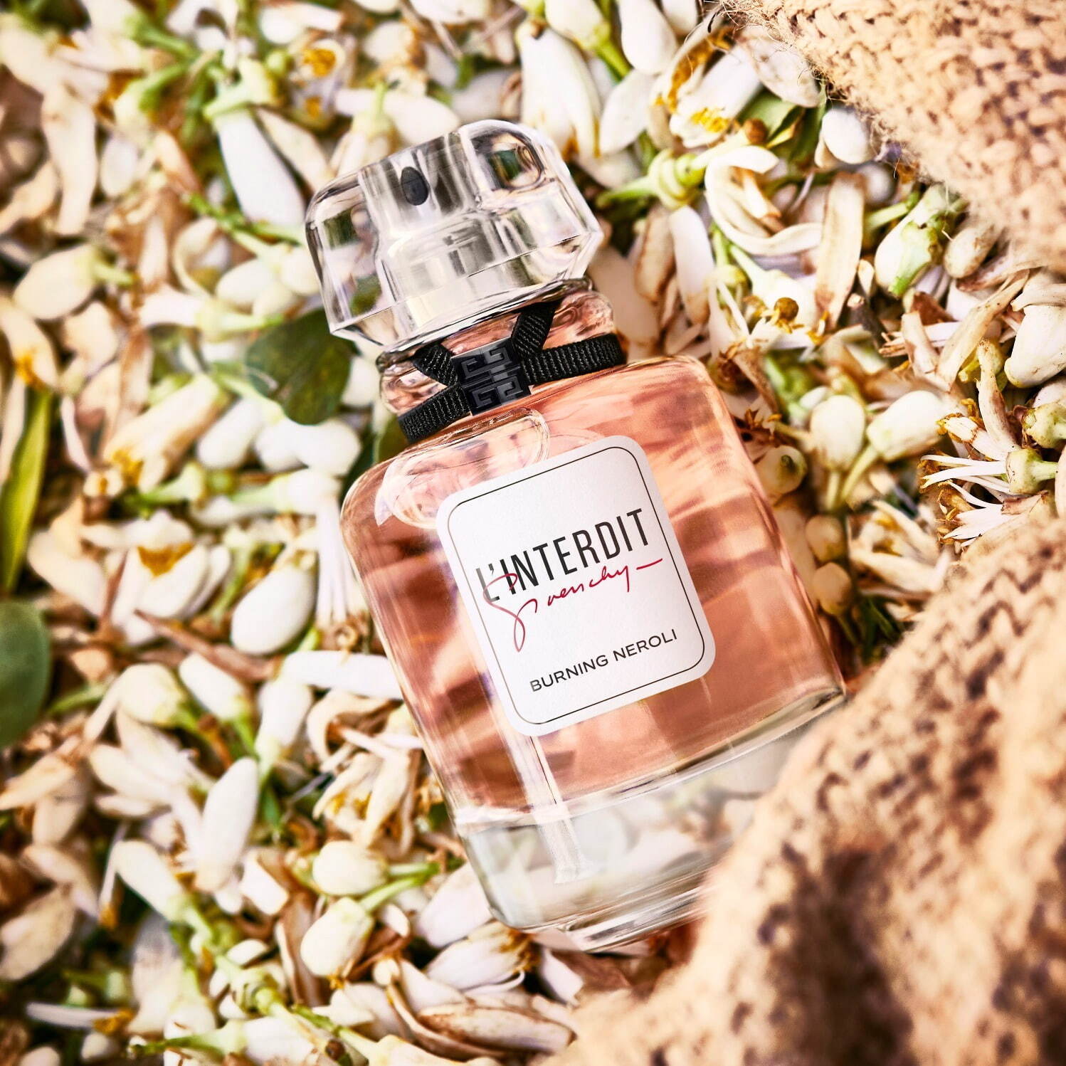 ジバンシイ“禁断の香水”「ランテルディ オーデパルファム」に23年限定