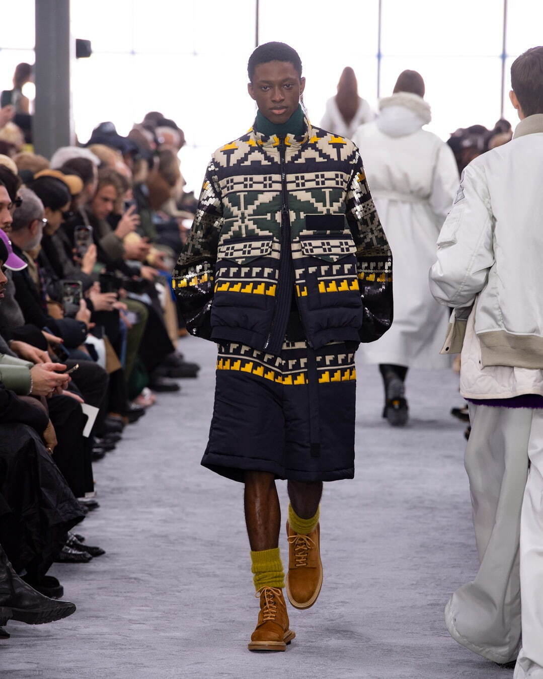 サカイ(sacai) 2024-25年秋冬ウィメンズ&メンズコレクション