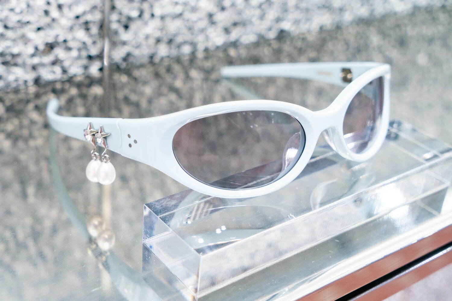 ジェントルモンスター×BLACKPINKジェニーのコラボアイウェア