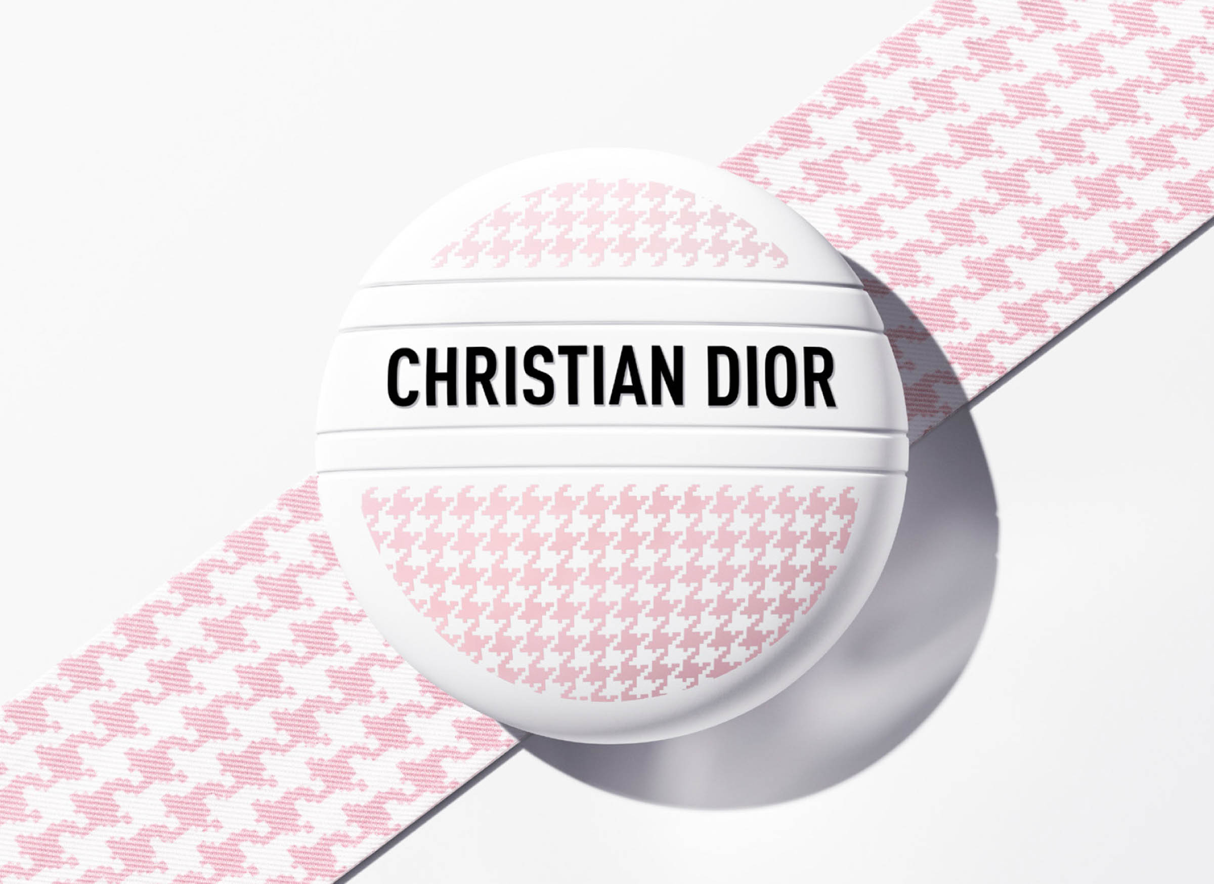 ディオールのマルチクリームがピンクの千鳥格子柄をまとって限定登場