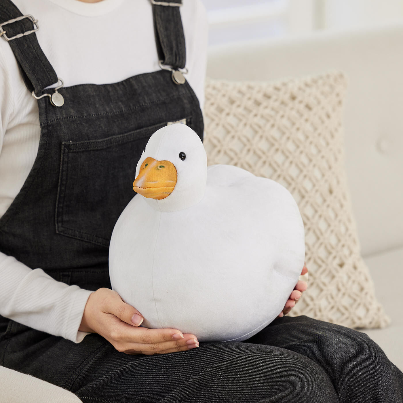 YOU+MORE! ぽってり丸い 真っ白アヒルのもっちりクッション｜YOU＋MORE