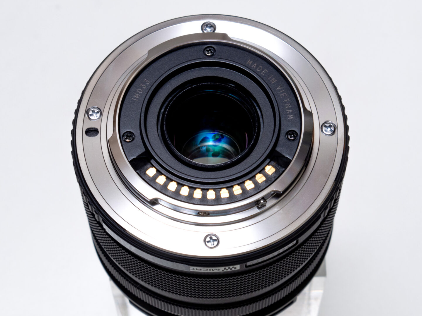 手のひらに収まるコンパクトさと高画質を両立する軽量な広角ズーム