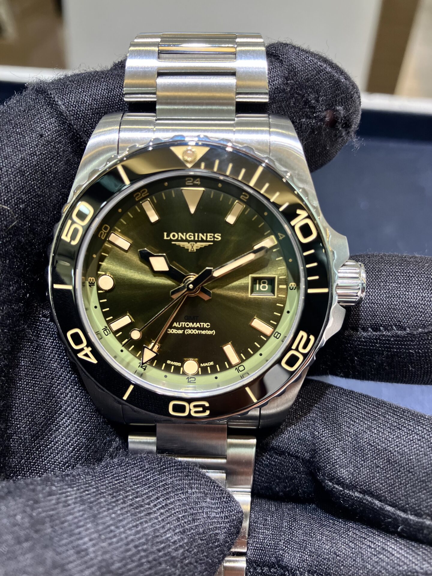 LONGINES ロンジン 】 2023年新作モデルのハイドロコンクエストGMT