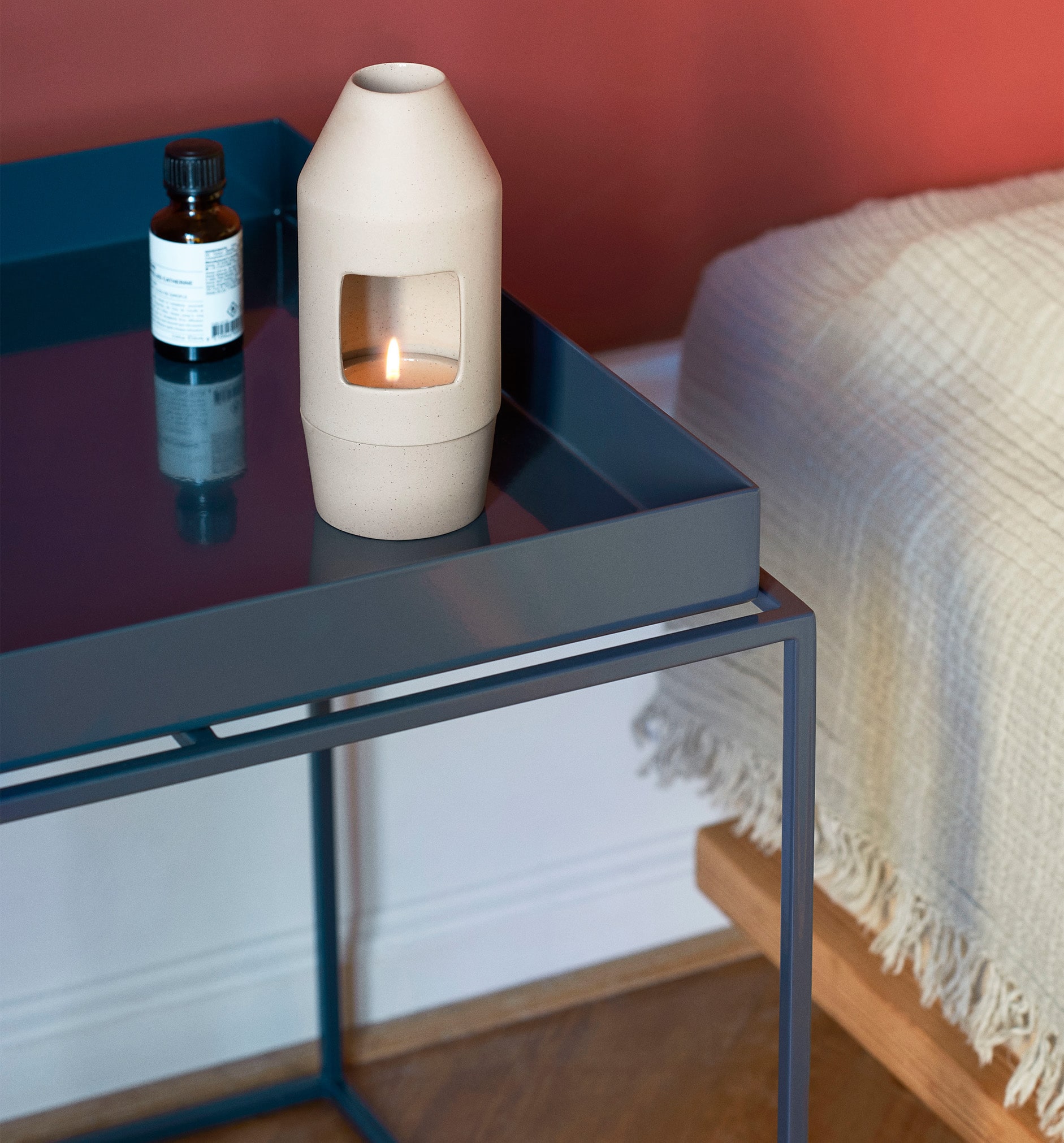 TRAY TABLE S / L30 x W30 x H34 - テーブル | 【公式】HAYオンライン