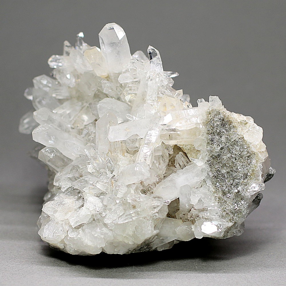 カンチェンジュンガ産]ヒマラヤ水晶クラスター/原石（透明度に優れた