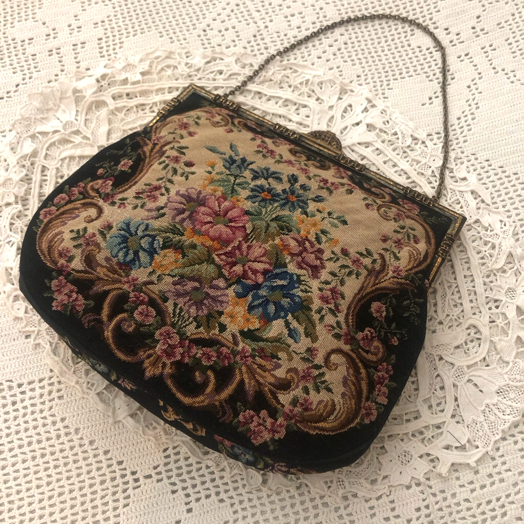 フランスアンティーク・プチポワンのバッグ