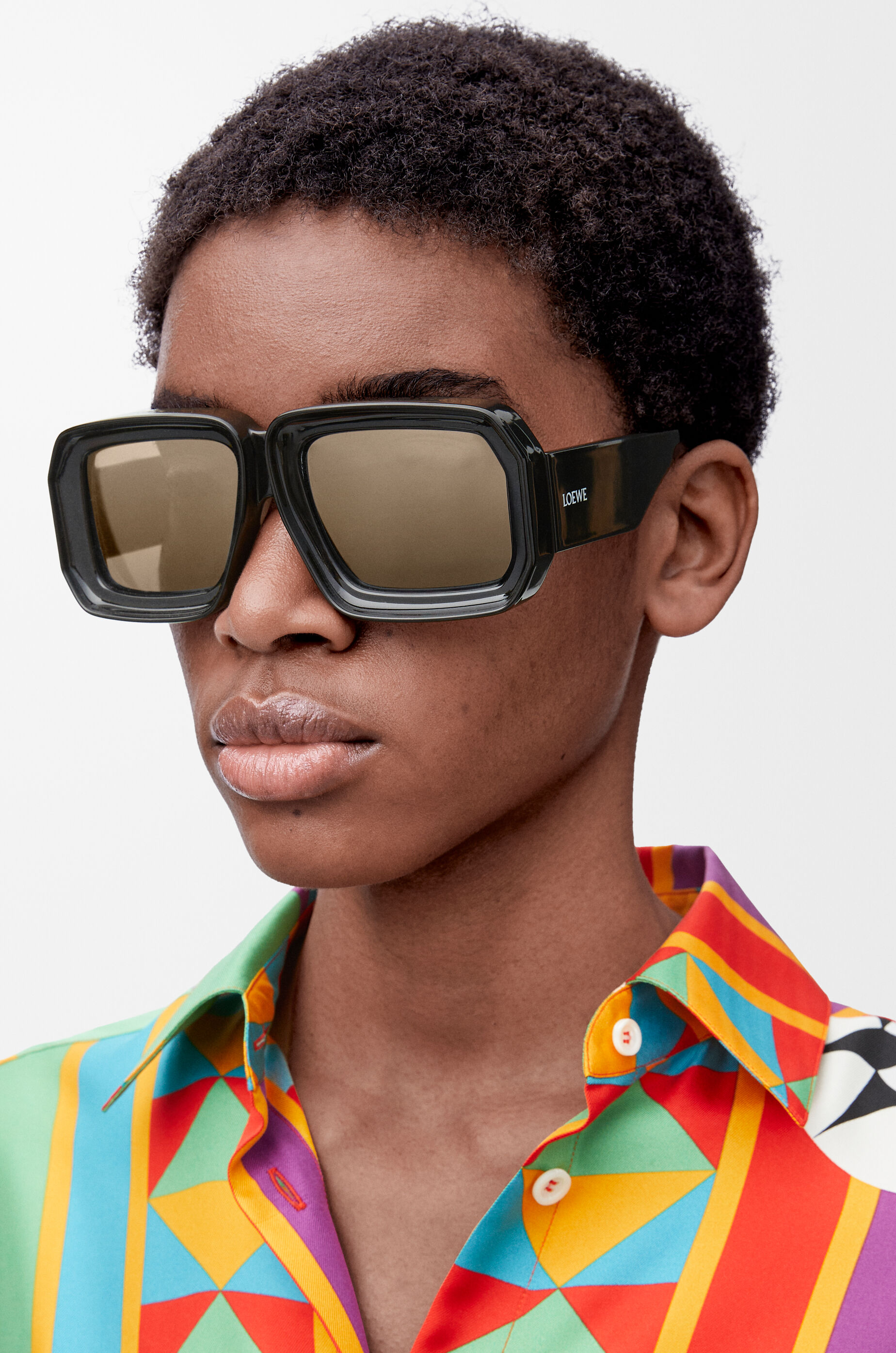 パウラズイビサ マスク サングラス ブラック - LOEWE Japan official