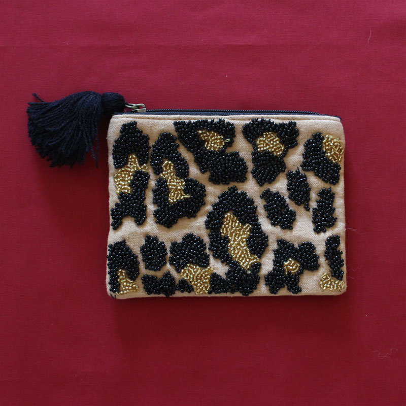 ゼブラ柄のビーズ刺繍ポーチ 刺繍ポーチ・キーホルダー | Leather