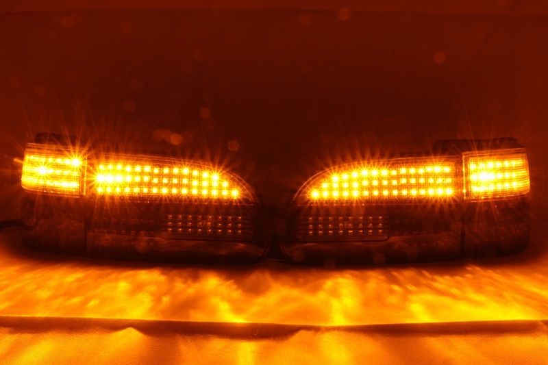 デリカスペースギア フルLEDテール ウィンカー延長 - LED Custom Factory