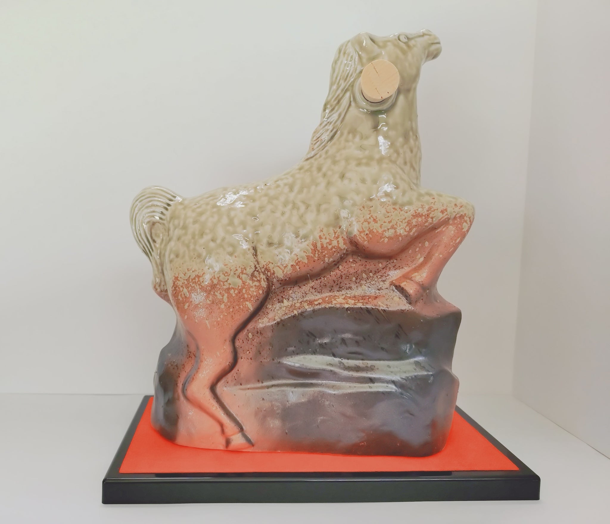 信楽焼 干支ボトル 1800ml – 川島酒造オンラインストア 滋賀・西近江