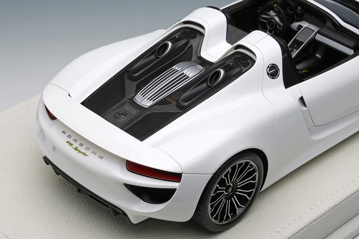 Make Up Co., Ltd. / Porsche 918 Spyder 2011